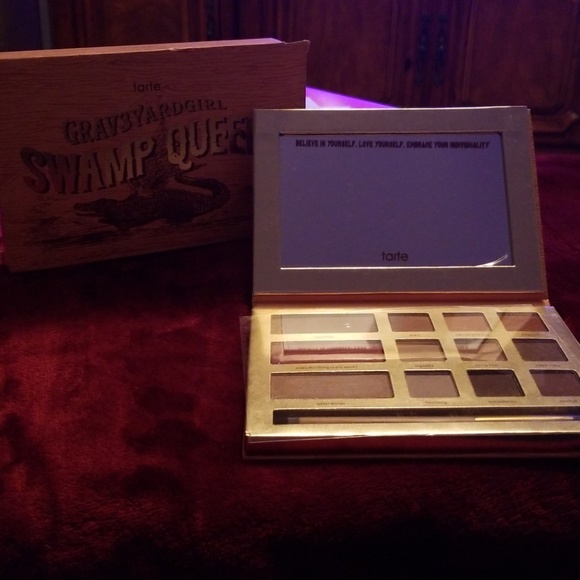 Tarte brand eyeshadow palette - Picture 2 of 3